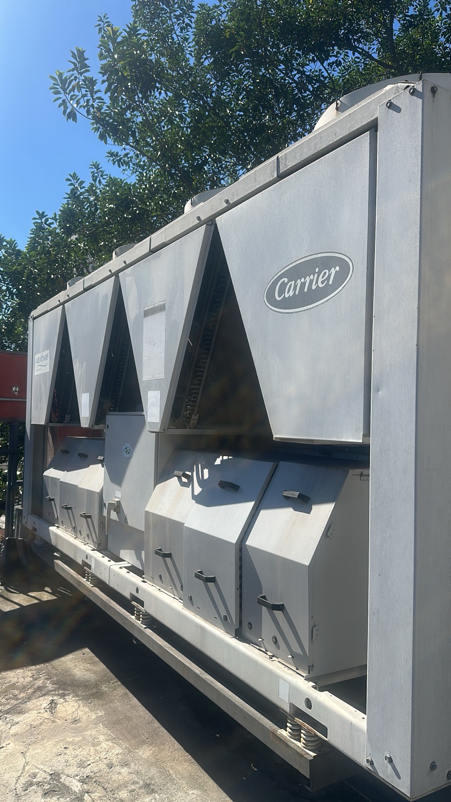 Chiller Carrier de grande porte para climatização de área comum